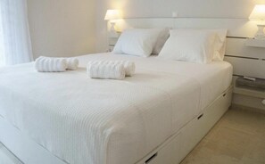 2 habitaciones, tabla de planchar con plancha, wifi y ropa de cama 