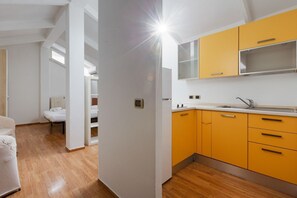 Fridge, microwave, stovetop