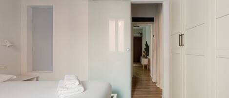 1 chambre, fer et planche Ă repasser, Wi-Fi, draps fournis