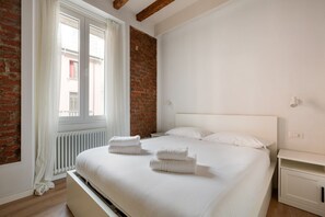 1 slaapkamer, een strijkplank/strijkijzer, wifi, beddengoed