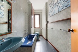 Assecador de cabells i bidet 