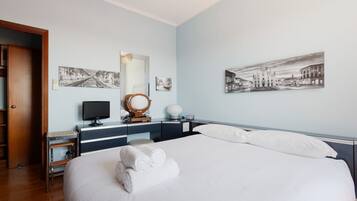 2 slaapkamers, een strijkplank/strijkijzer, wifi, beddengoed