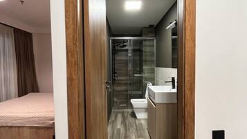 Wifi, ropa de cama y acceso para silla de ruedas