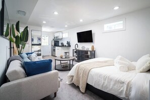 1 bedroom, iron/ironing board, free WiFi, bed sheets