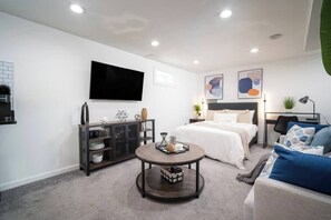 1 habitación, tabla de planchar con plancha, wifi gratis y ropa de cama 
