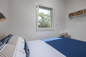 2 bedrooms, iron/ironing board, free WiFi, bed sheets - Holiday Home Sole, Kostrena, Croatia (Kostrena)