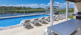 Sunset House - Pool - Beautiful views of Back Bay