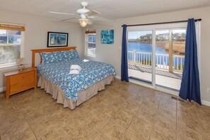 8 bedrooms, free WiFi, bed sheets