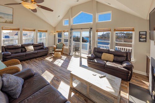 Sunset House - Pool - Beautiful views of Back Bay