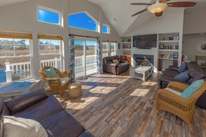 TV, fireplace, foosball, stereo - Sunset House - Pool - Beautiful views of Back Bay (Virginia Beach)