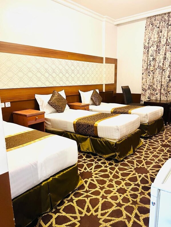 Economy Quadruple Room - Salsbil alzahbi hotel (Madinah)