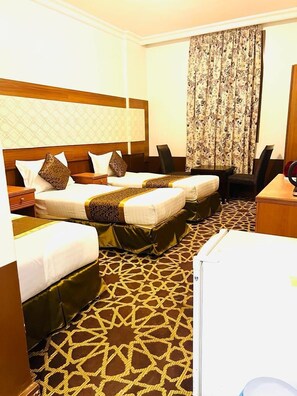 Economy Quadruple Room - Salsbil alzahbi hotel (Madinah)