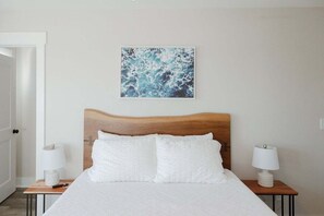 4 habitaciones, escritorio, tabla de planchar con plancha y wifi