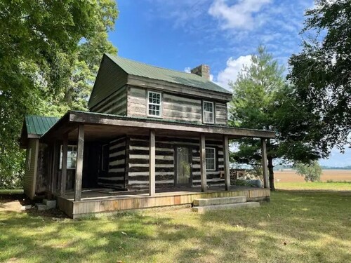 Cozy Rustic Cabin in Charming Russellville, KY