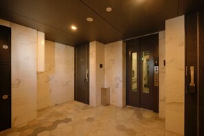 Interior - MODELLO Sangenjaya by Tranova (Tokyo)