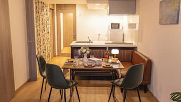 B-2 (6-person Accomodation), Non Smoking | 1 bedroom, desk, free WiFi