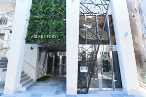 Front of property - MODELLO Sangenjaya by Tranova (Tokyo)