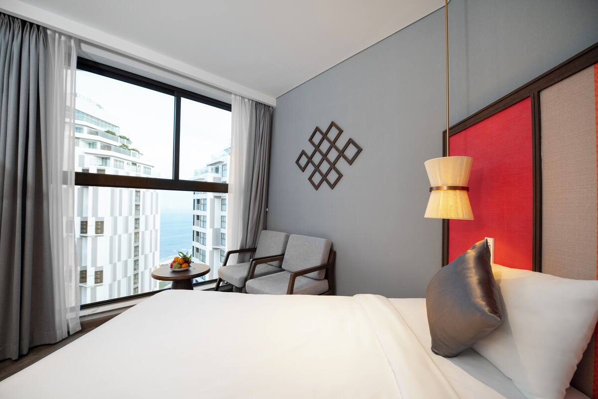 Premier Triple Room, Garden View | Hypo-allergenic bedding, Select Comfort beds, minibar, in-room safe