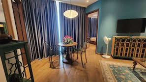 Family Apartment, Beach View | 2 bedrooms, hypo-allergenic bedding, Select Comfort beds, minibar