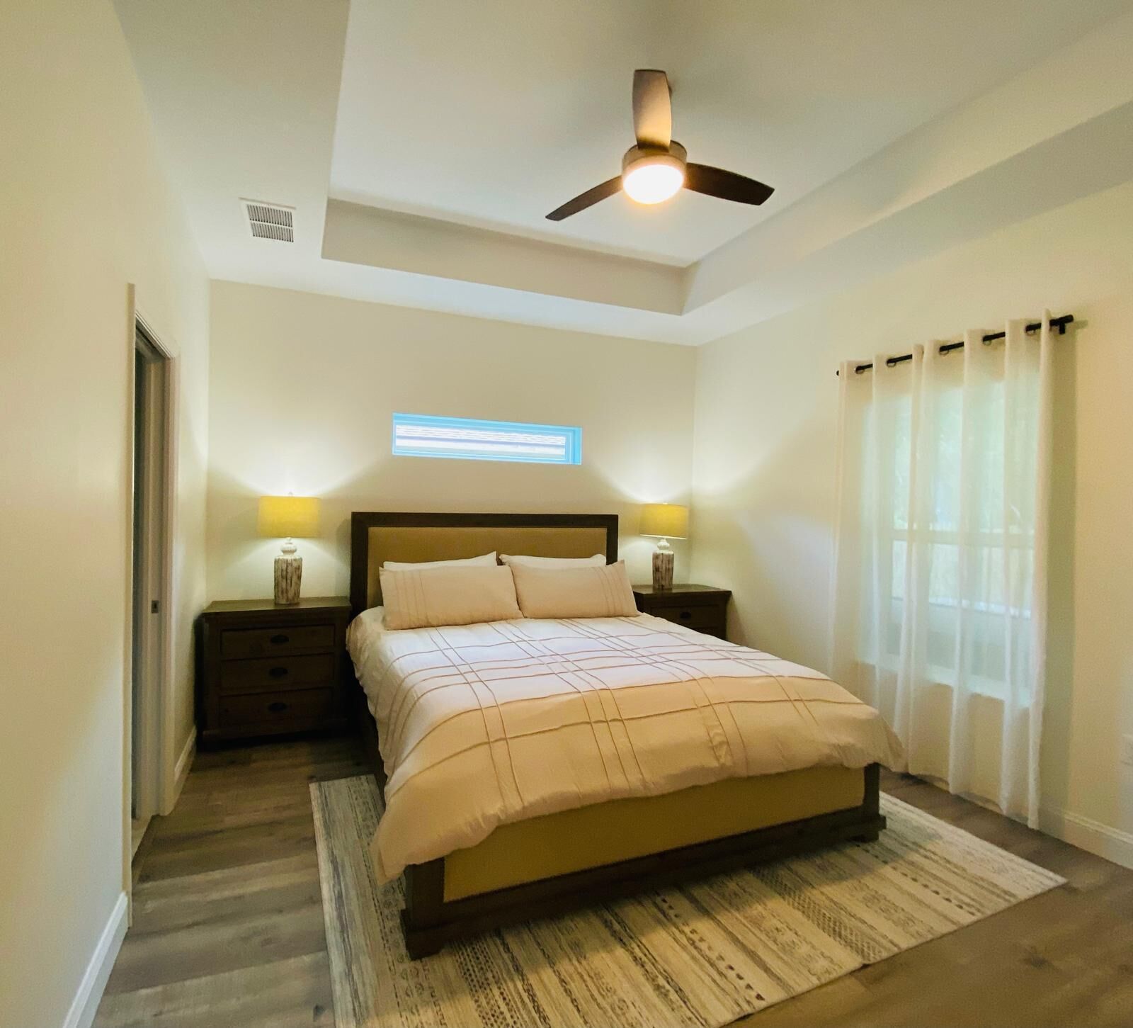 3 soverom, strykejern/-brett, wi-fi og sengetøy