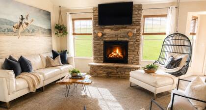 Sleeps 16- Moutain View