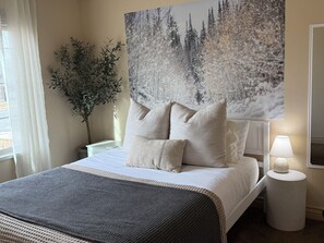 6 bedrooms, desk, iron/ironing board, travel crib - Sleeps 16- Moutain View (Payson)