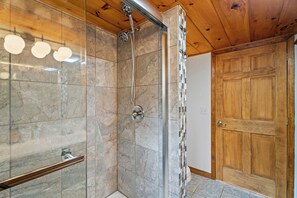 Jetted bath, hair dryer, towels, soap - Waterfront Home on Seneca Lake Wine Trail - Hot Tub with Sunset View (Hector)