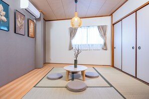 家庭獨棟房屋, 陽台 | 4 間臥室、遮光布/窗簾、熨斗/熨衣板、免費無線上網