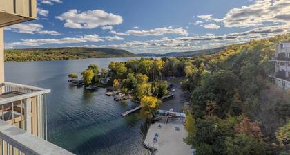 Beautiful 3-bed home with Canandaigua lake view and access, Bristol Ski Resort