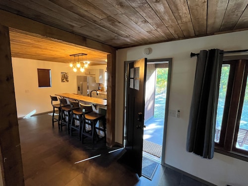 The Stargazer Cabin at Moonhull Mountain — hike-in, hike-out lodging on the OHT