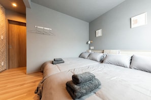 4 bedrooms, iron/ironing board, free WiFi