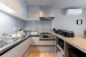 Fridge, microwave, stovetop, toaster