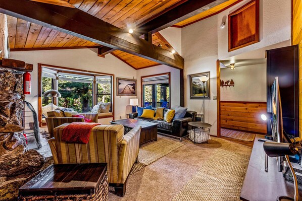 TV, fireplace - Secluded Tahoe Retreat Near Trails & Beach (Carnelian Bay)