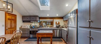 Secluded Tahoe Retreat Near Trails & Beach