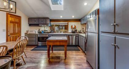 Secluded Tahoe Retreat Near Trails & Beach