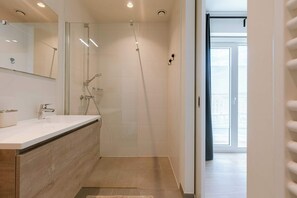 تجهيزات دش، مجففات شعر، مناشف