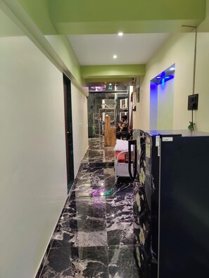 TV - Garden View Inn (Mumbai)