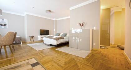 Lux Central 1BD Terrace Oasis