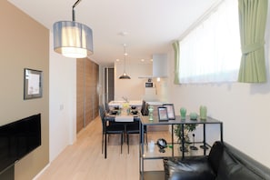 Living area - Everynet Shinjuku II by Tranova (Tokyo)