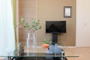 Living area - Everynet Shinjuku II by Tranova (Tokyo)