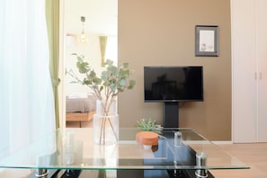 Living area - Everynet Shinjuku II by Tranova (Tokyo)