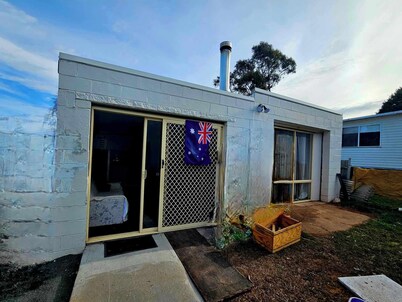 Self contained family snow accommodation just 45 mins to the resorts