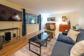 TV, offices - Spacious 3BR | Deck | Mountain Views + Trails (Boulder)