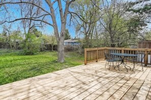 Outdoor dining - Spacious 3BR | Deck | Mountain Views + Trails (Boulder)