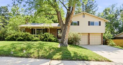 Spacious 3BR | Kids Playset + Toys | Mountain View