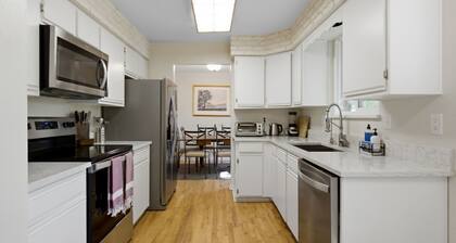 Spacious 3BR | Kids Playset + Toys | Mountain View