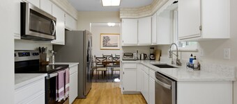 Spacious 3BR | Kids Playset + Toys | Mountain View