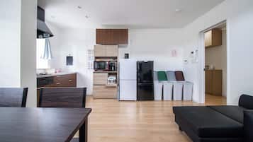 3 bedrooms, iron/ironing board, free WiFi
