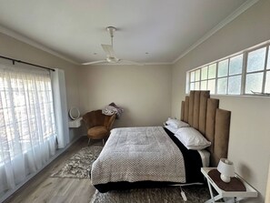 1 habitación, tabla de planchar con plancha y wifi 