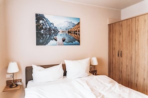 Classic Condo | Free WiFi, bed sheets - Fontane Apartments (Schorfheide)